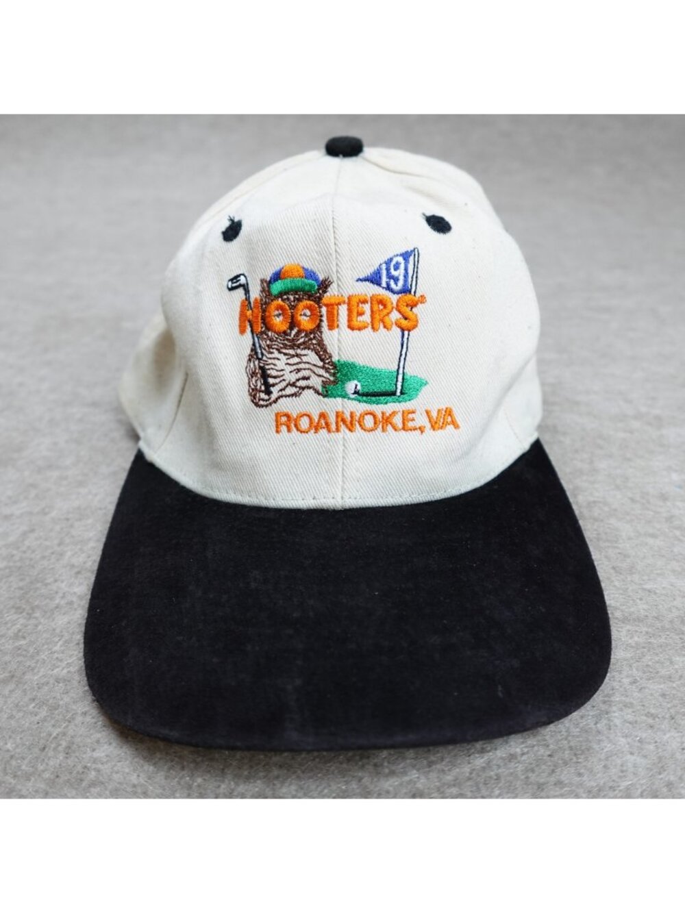 Hooters Hat Embroidered White Snapback Roanoke, VA 19th Hole Strapback